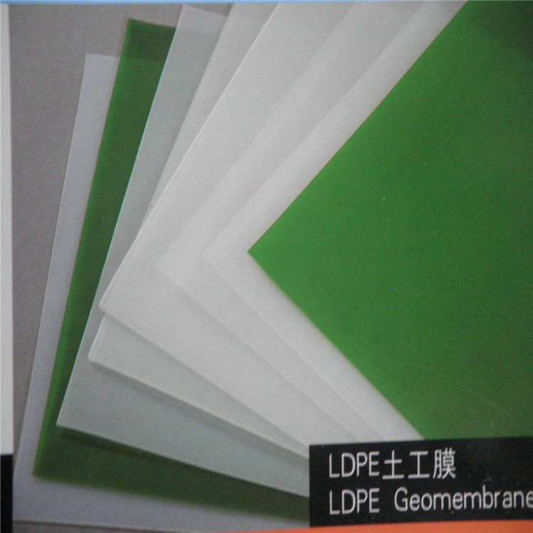 安陆市光面HDPE防渗膜成形工艺应用与特点