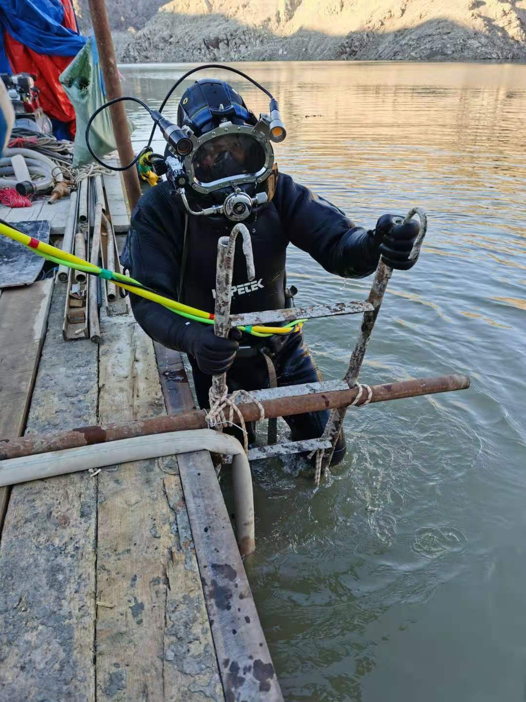 鄂尔多斯鄂托克旗水下搜救打捞的施工技术