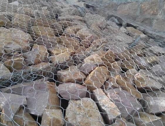 乌鲁木齐天山区山体边坡防护网的裂痕恢复性能介绍