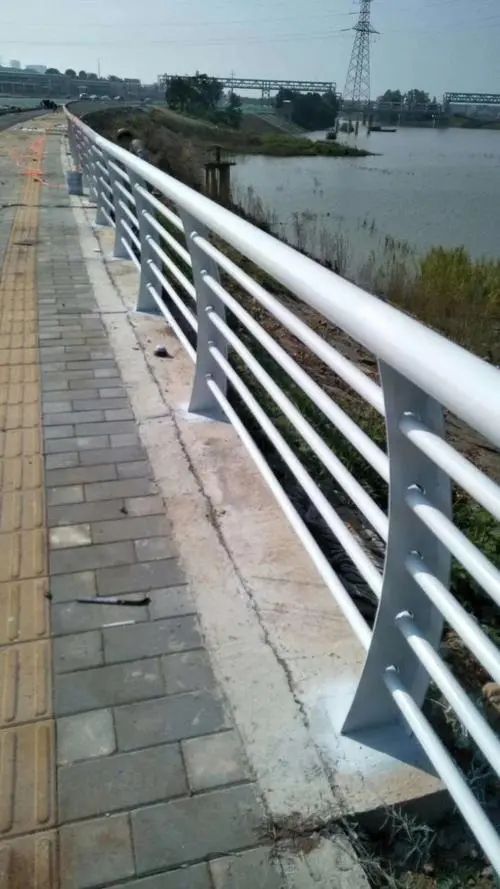 鄂州市人行天桥护栏