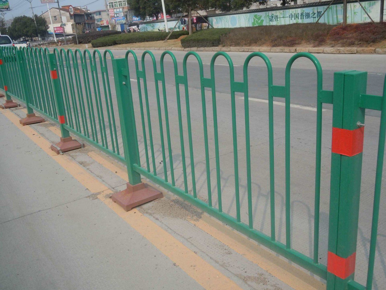 潍坊公路波形防撞护栏生产