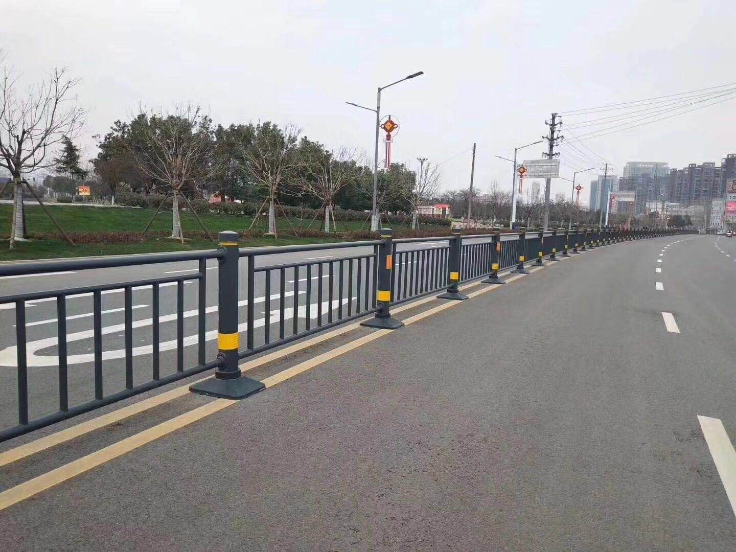揭阳榕城区道路防撞护栏防腐磷化处理的作用