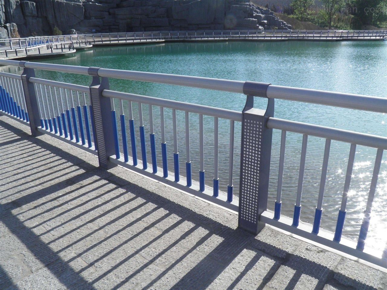 黑龙江河道桥梁护栏材料的屏蔽机理