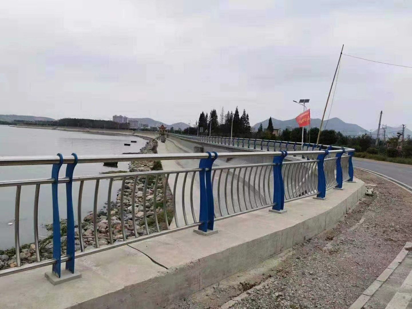 阿里地区噶尔县桥梁防撞护栏