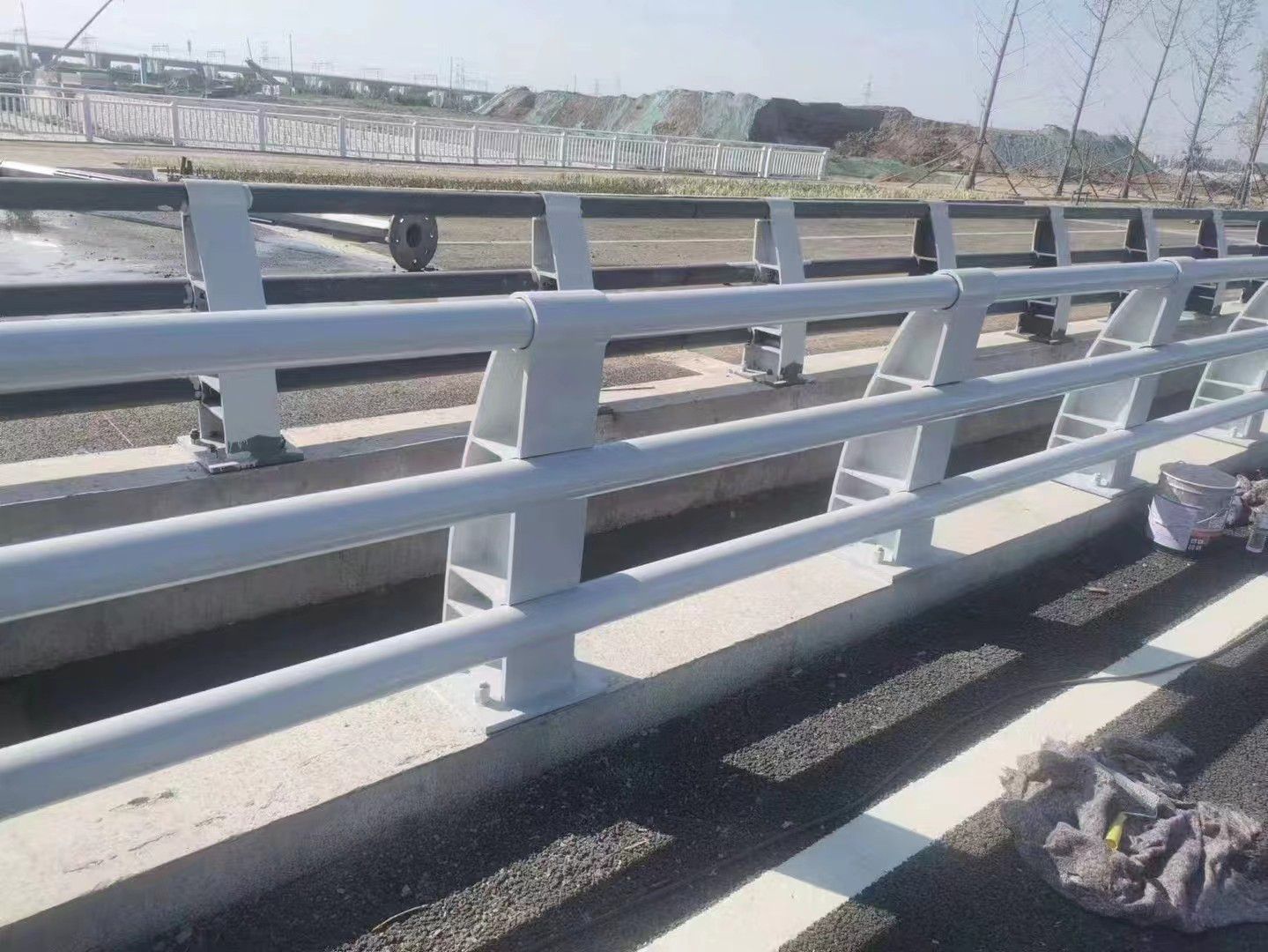 齐齐哈尔梅里斯达斡尔族区桥梁灯光护栏后未溶碳化物对质量的影响