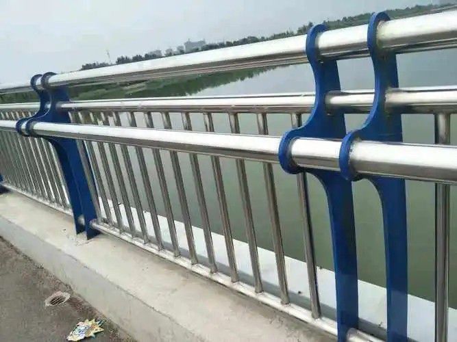 苏州太仓桥梁护栏变形的控制