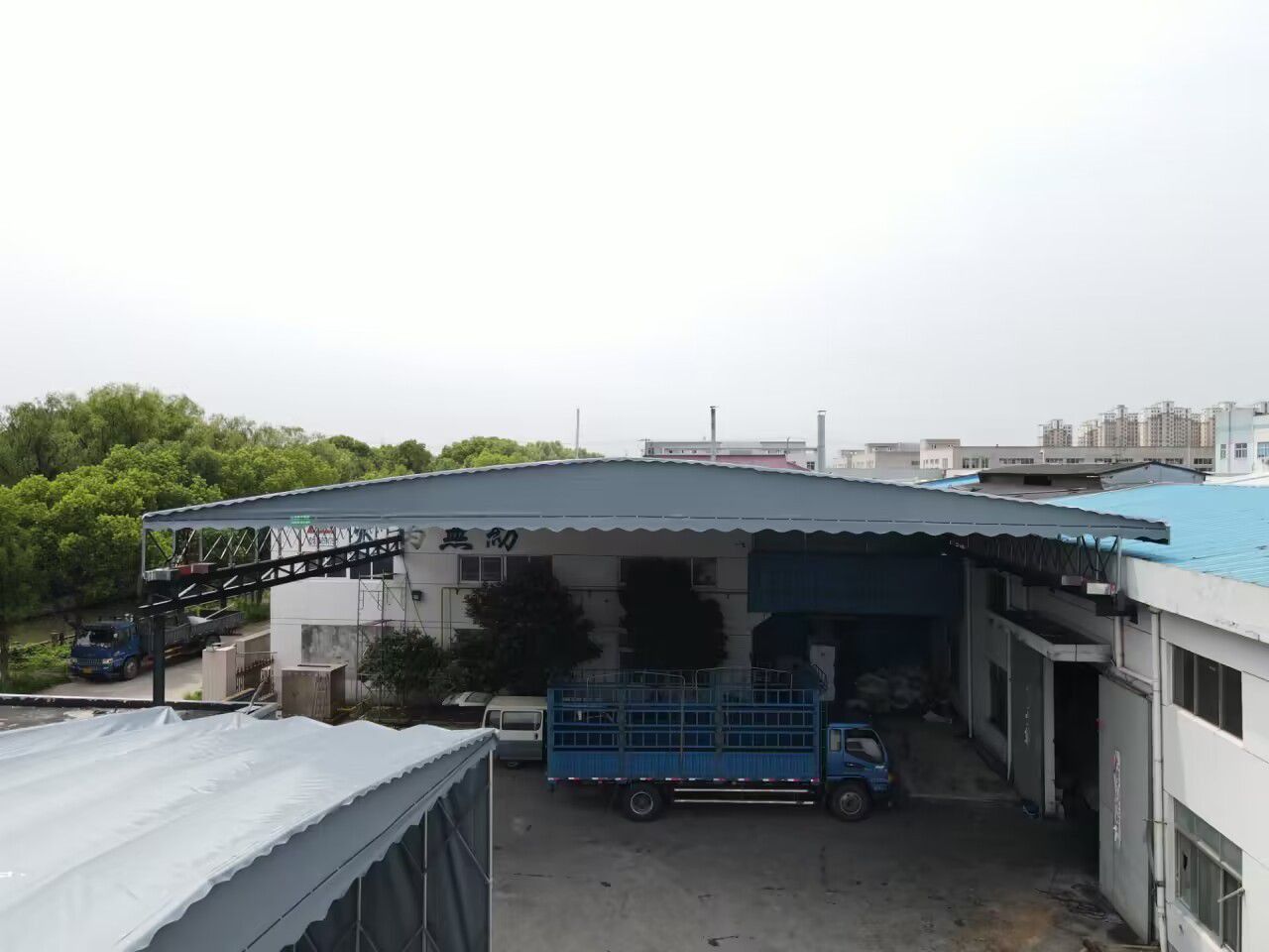 武昌地面电动雨棚多少钱一平方